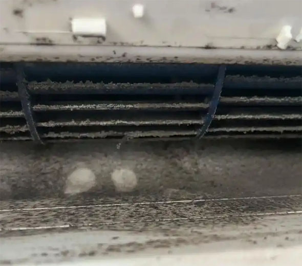 麻城空调吹的风有股烧焦味是怎么回事